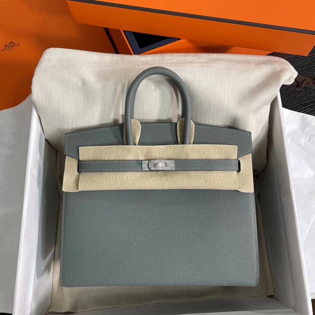 Timeless Structured Handbag: Birkin 25 Sellier 63 Vert Amande Epsom Silver Hardware