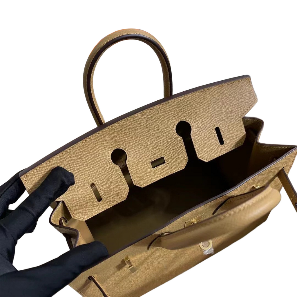 Timeless Structured Handbag: Birkin 25 Sellier 4B Biscuit Epsom Gold Hardware