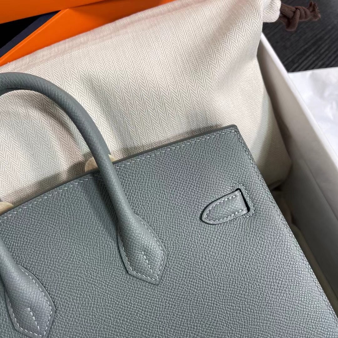 Timeless Structured Handbag: Birkin 25 Sellier 63 Vert Amande Epsom Silver Hardware