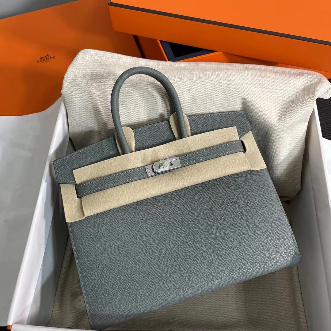 Timeless Structured Handbag: Birkin 25 Sellier 63 Vert Amande Epsom Silver Hardware