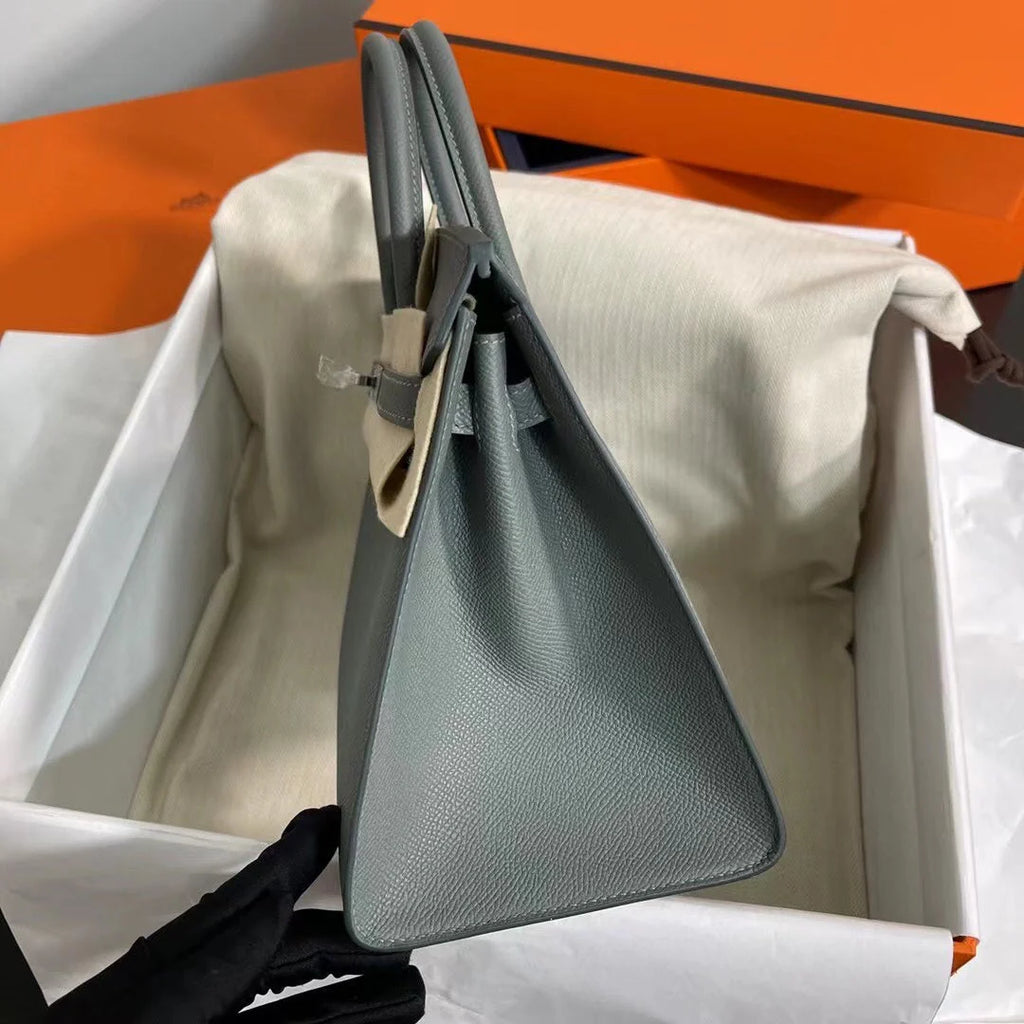 Timeless Structured Handbag: Birkin 25 Sellier 63 Vert Amande Epsom Silver Hardware