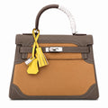 Kelly Sellier Ghillies 28cm Beige Poussière & Marron Foncé Barenia Leather Palladium Hardware — Timeless Top-Handle Design