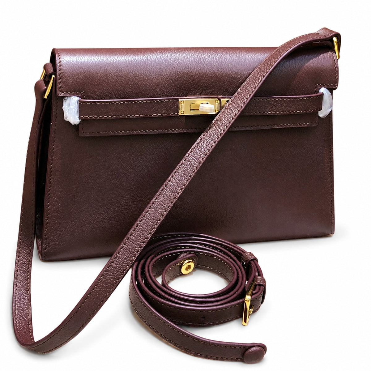 Kelly Elan 25x6.5x15cm Underarm Baguette Bag in Brown with Gold Hardware — Versatile Underarm Carry Style