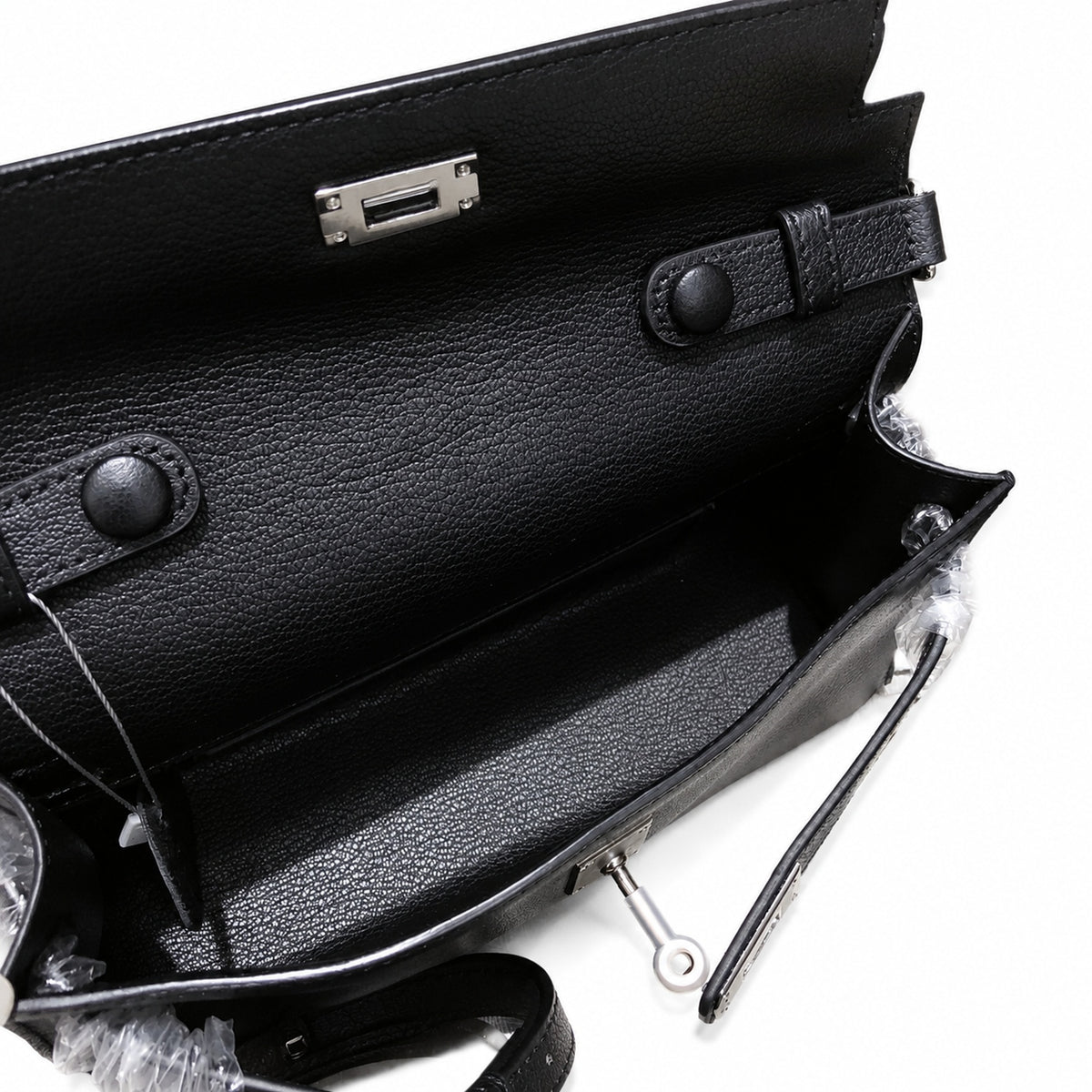 Kelly Elan 25x6.5x15cm Underarm Baguette Bag in Black with Silver Hardware — Versatile Underarm Carry Style