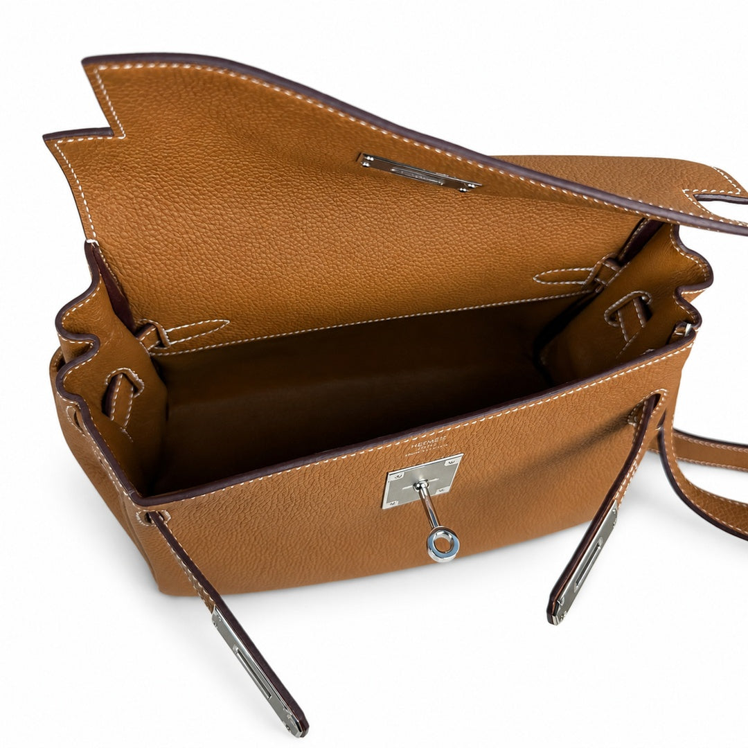 Kelly Messenger messenger bag for men and women, earthy Silver Buckle, imported leather, all-steel hand-waxed thread, the best value for money on — Refined Top-Handle Bag