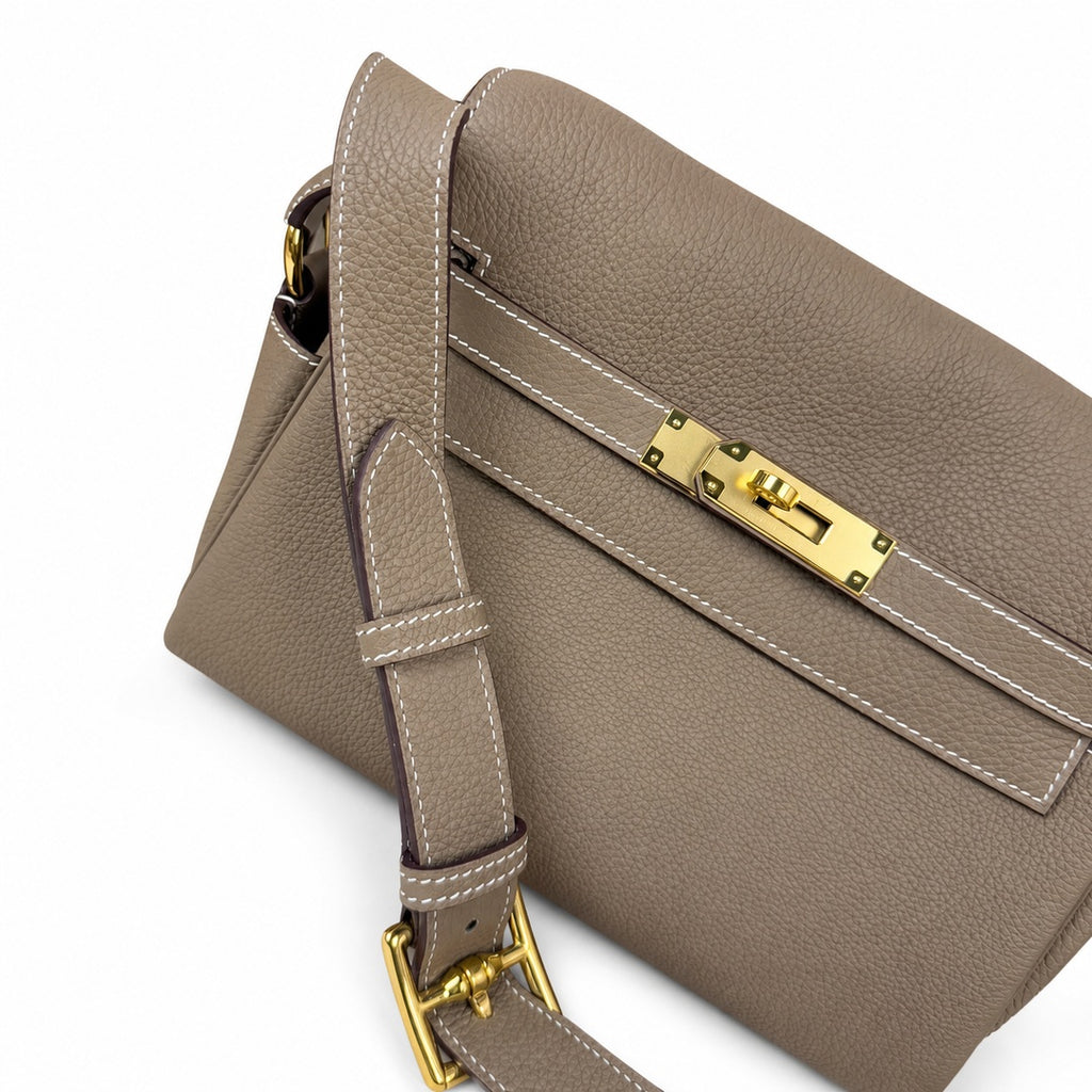Kelly Messenger messenger bag for men and women, Elephant Gray Gold Buckle, imported leather, all-steel hand-waxed thread, the highest — Classic Hand-Carry Silhouette