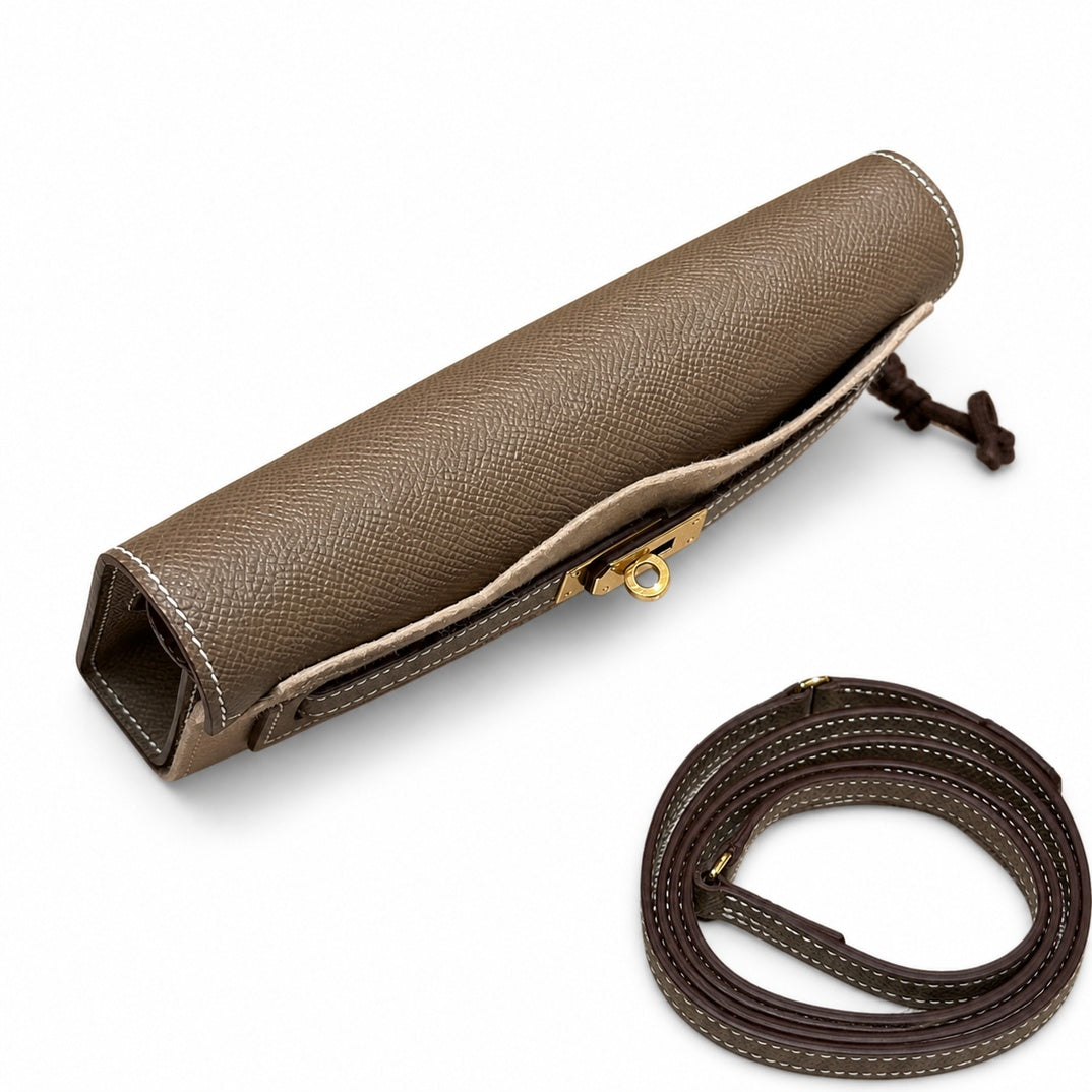 Refined Small Hand-Carry Bag: Kelly to go Color: ck18/etoupe Size: 19*11.5*1.5cm Leather: Epsom Hardware: Gold Kelly shoulder crossbody bag, Elephant Gray, cowhide, Gold Buckle