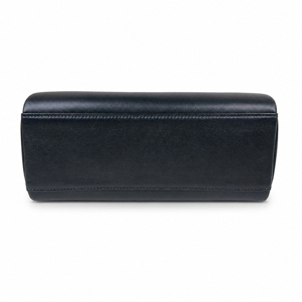 Black Gold Kelly Messenger messenger bag for men and women, Black Gold Buckle, imported leather, all-steel hand-waxed thread, the highest — Timeless Top-Handle Design