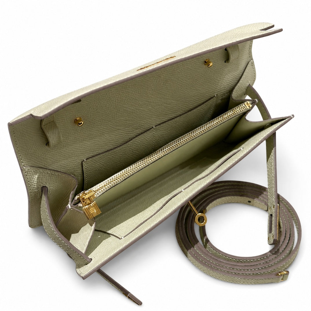 Kelly to go Color: ck10/Craie Size: 19*11.5*1.5cm Leather: Epsom Hardware: Gold Kelly crossbody bag, Milkshake White, cowhide, Gold Buckle, handmade — Compact Pochette Clutch