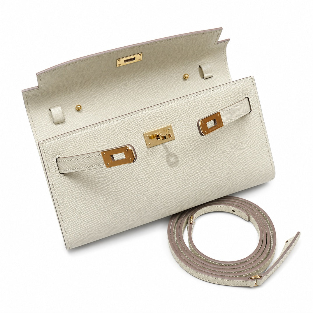 Kelly to go Color: ck10/Craie Size: 19*11.5*1.5cm Leather: Epsom Hardware: Gold Kelly crossbody bag, Milkshake White, cowhide, Gold Buckle, handmade — Compact Pochette Clutch