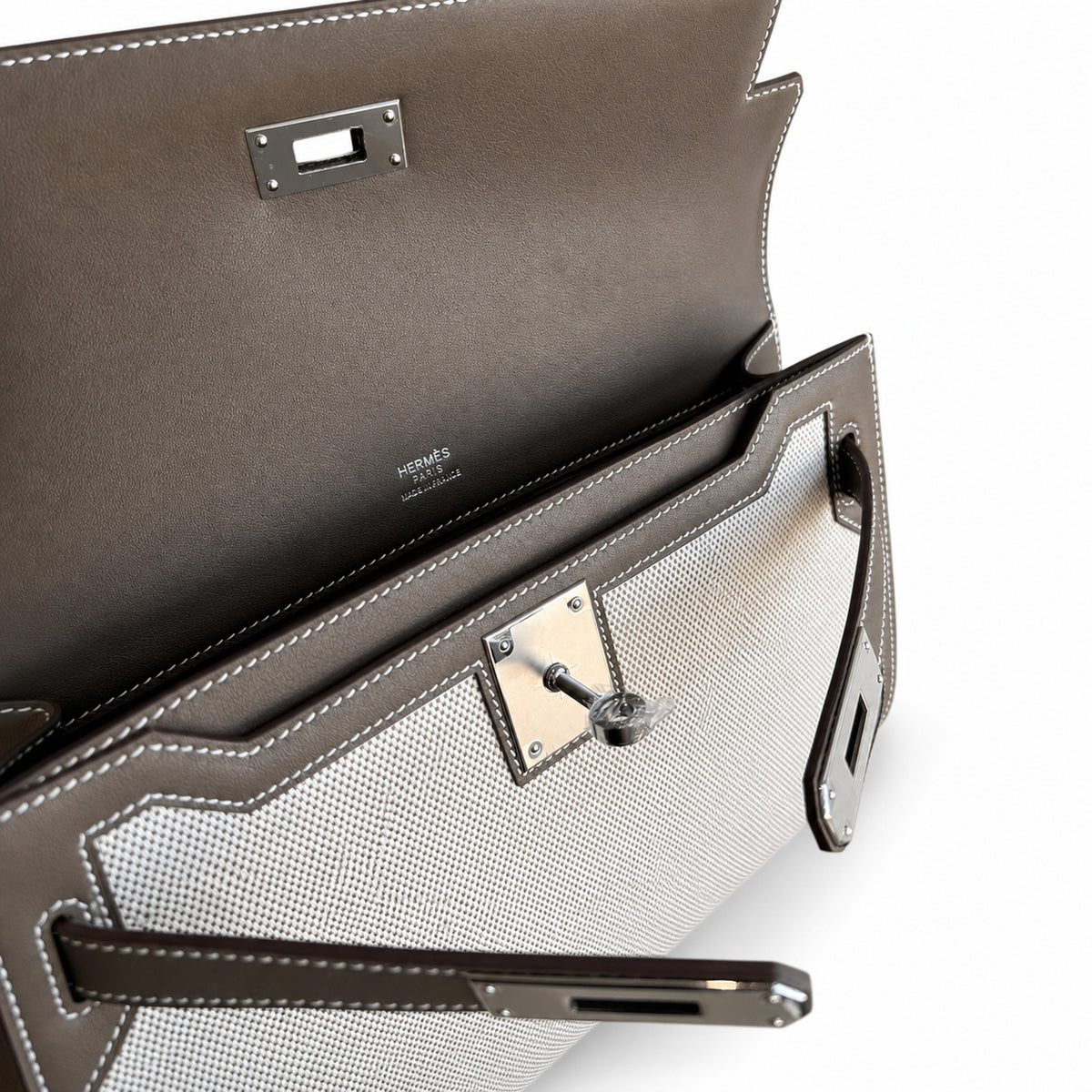 Kelly Depeches 25cm Swift Leather with Shoulder Strap — Sophisticated Compact Carry