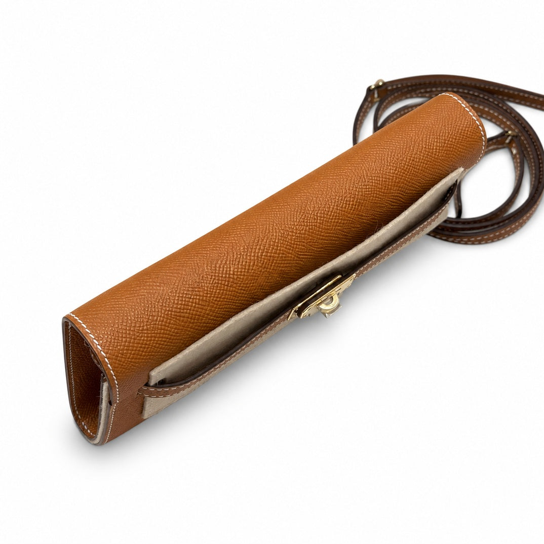 Elegant Petite Clutch: Kelly to go Color: ck37/Gold Size: 19*11.5*1.5cm Leather: Epsom Hardware: Gold Kelly crossbody bag, Golden Brown, cowhide, Gold Buckle, handmade P