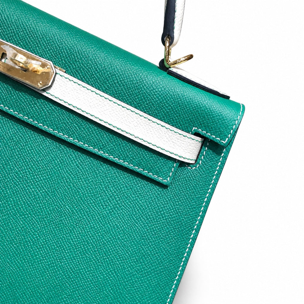 Kelly 28cm Epsom Leather U4 Vert Vertigo Velvet Green with 10 Craie Milkshake White top handcraft — Structured Top-Handle Handbag