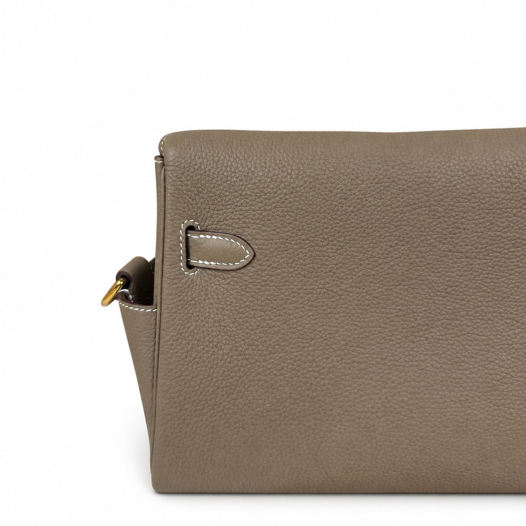 Kelly Messenger messenger bag for men and women, Elephant Gray Gold Buckle, imported leather, all-steel hand-waxed thread, the highest — Classic Hand-Carry Silhouette