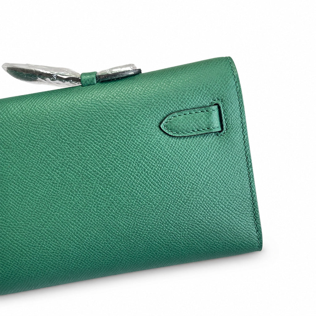 Distinctive Slim Carry Style: Kelly Cut 31 Clutch Epsom Leather Malachite Green
