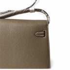 Classic Hand-Carry Silhouette: Kelly Family Underarm Shoulder Bag