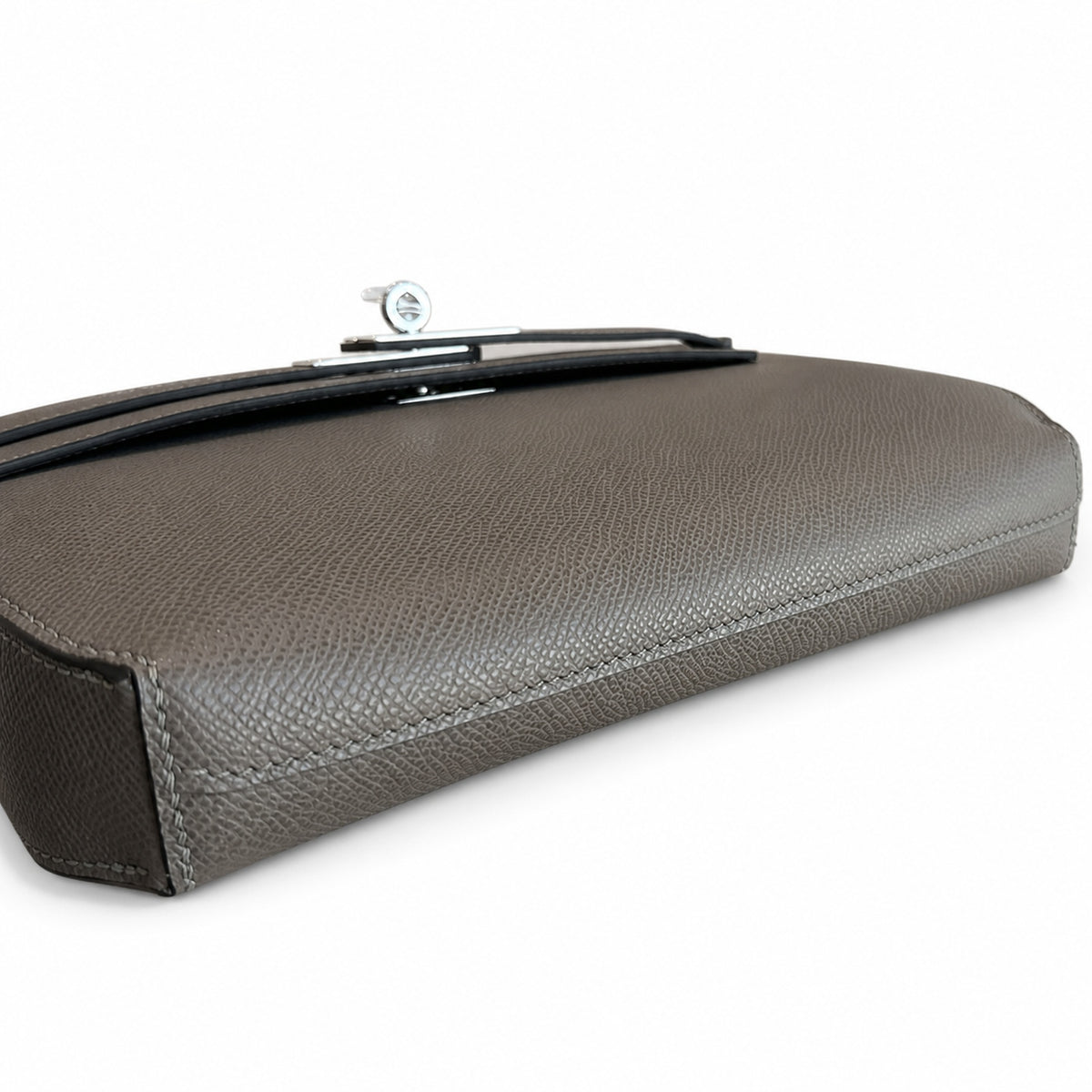 Slim Hand-Carry Design: Kelly Depeches 25cm Epsom Leather with Shoulder Strap