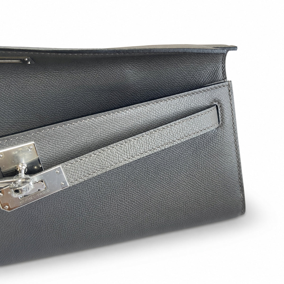 Sophisticated Evening Clutch: Kelly Cut 31 Clutch Epsom Leather Pewter Gray