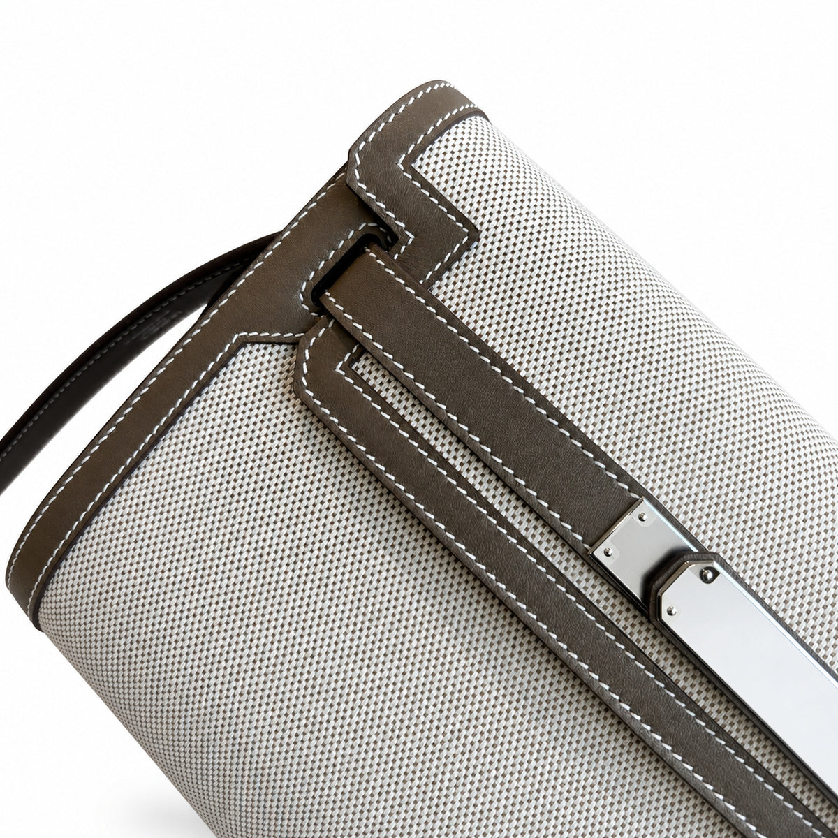 Kelly Depeches 25cm Swift Leather with Shoulder Strap — Sophisticated Compact Carry