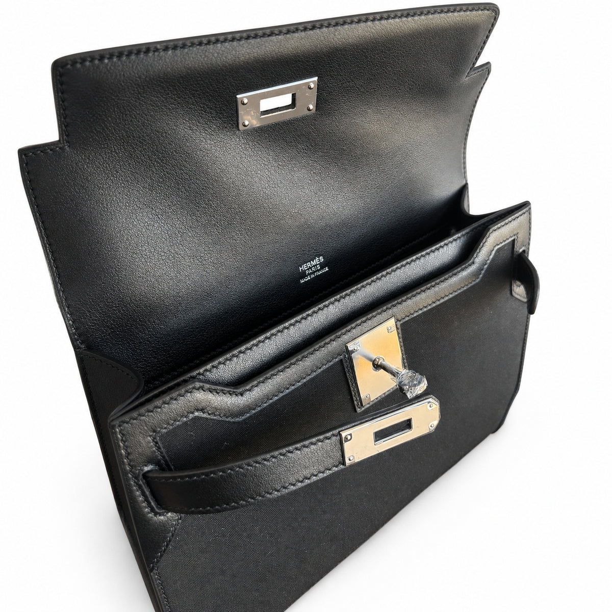 Sophisticated Compact Carry: Kelly Depeches 25cm Swift Leather with Shoulder Strap