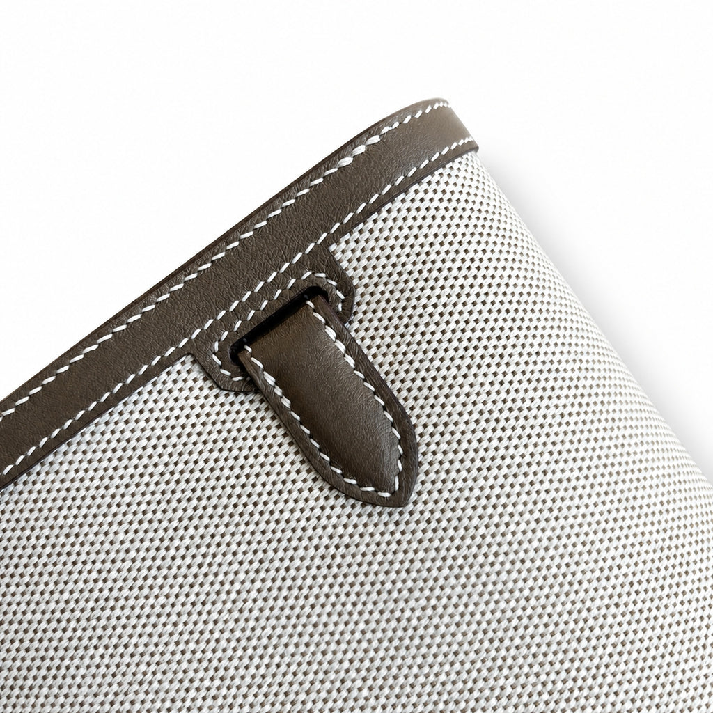 Kelly Depeches 25cm Swift Leather with Shoulder Strap — Sophisticated Compact Carry