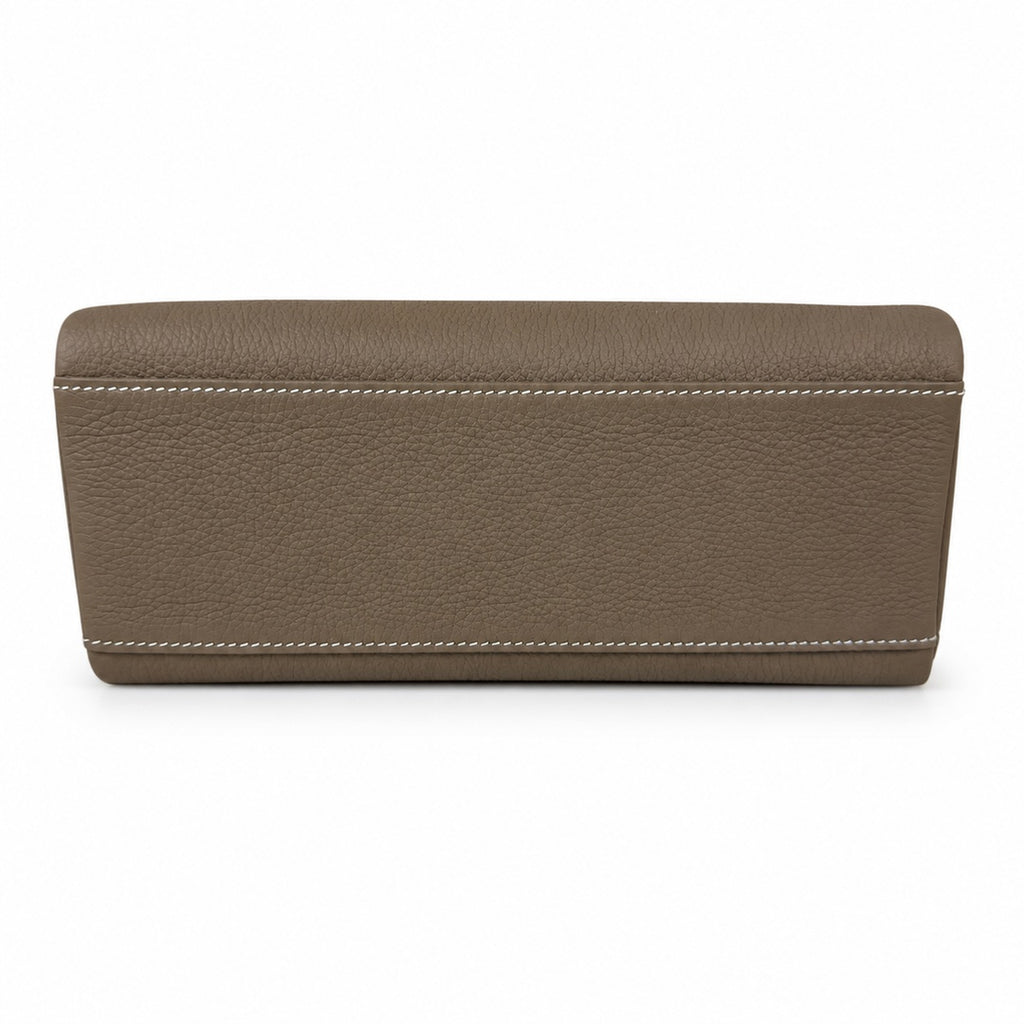 Kelly Messenger messenger bag for men and women, Elephant Gray Gold Buckle, imported leather, all-steel hand-waxed thread, the highest — Classic Hand-Carry Silhouette
