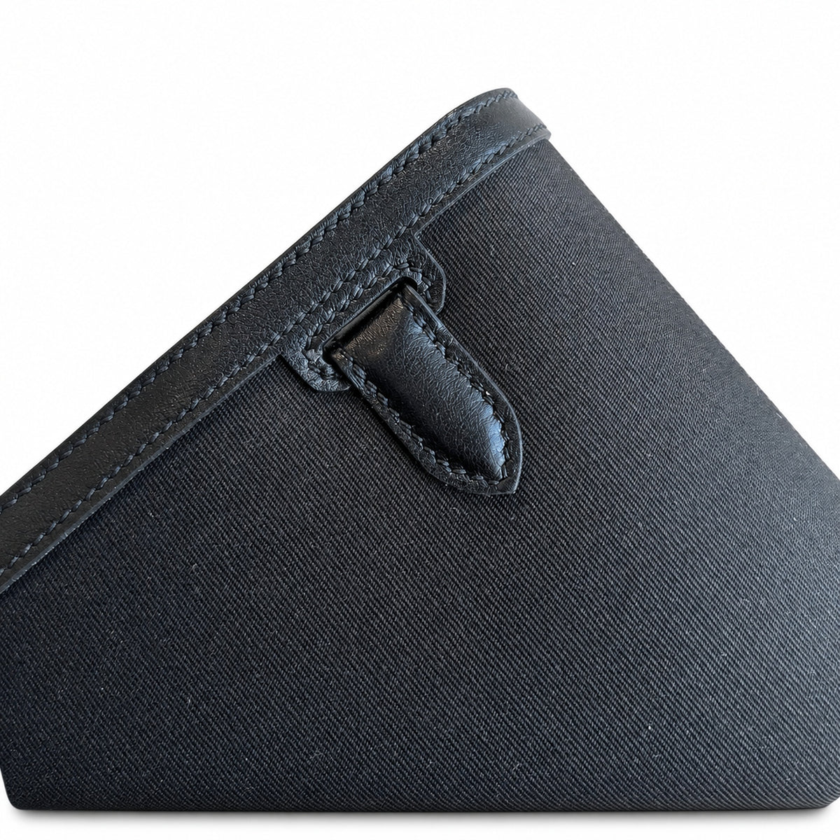 Sophisticated Compact Carry: Kelly Depeches 25cm Swift Leather with Shoulder Strap