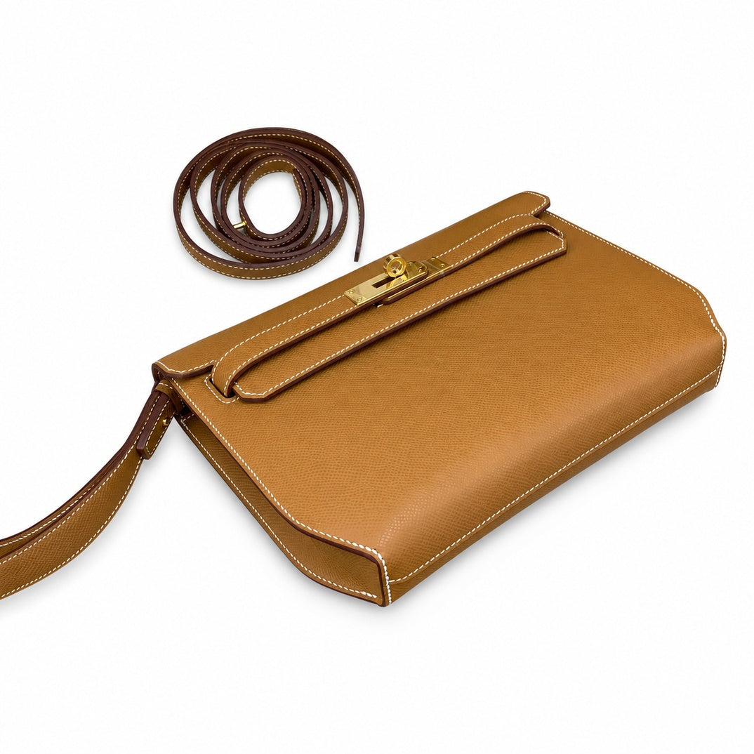 Sophisticated Compact Carry: Kelly Depeches 25cm Epsom Leather, 37 Gold Brown, Gold Buckle