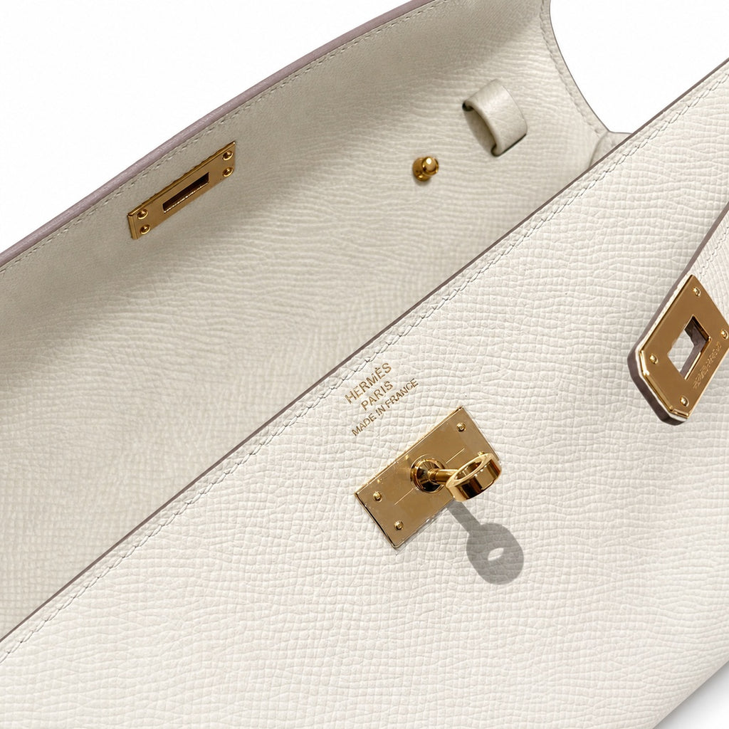 Kelly to go Color: ck10/Craie Size: 19*11.5*1.5cm Leather: Epsom Hardware: Gold Kelly crossbody bag, Milkshake White, cowhide, Gold Buckle, handmade — Compact Pochette Clutch