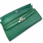 Distinctive Slim Carry Style: Kelly Cut 31 Clutch Epsom Leather Malachite Green