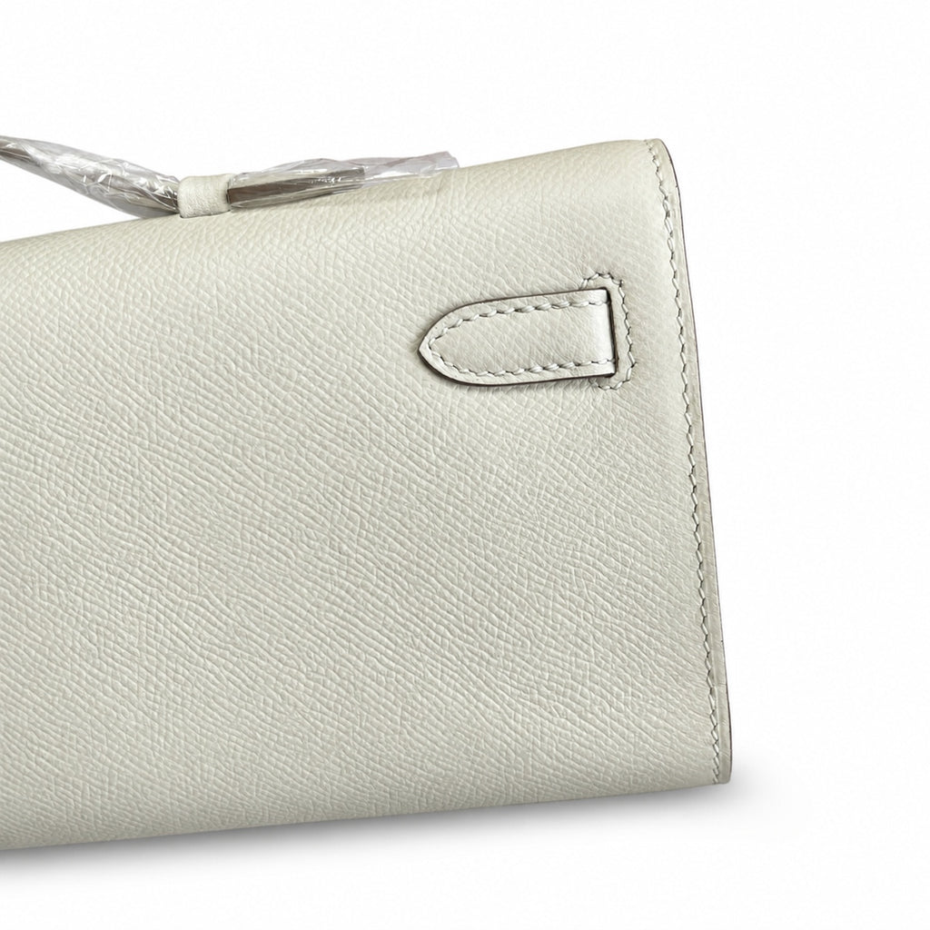 Sophisticated Evening Clutch: Kelly Cut 31 Clutch Epsom Leather Milkshake White