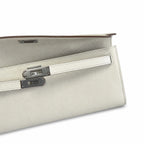 Sophisticated Evening Clutch: Kelly Cut 31 Clutch Epsom Leather Milkshake White