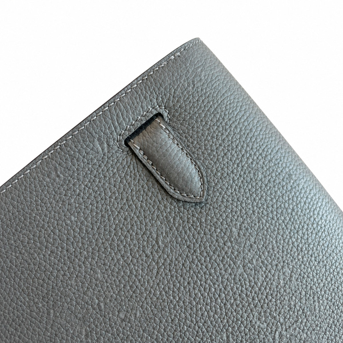 Sophisticated Compact Carry: Kelly Depeches 25cm Togo Leather with Shoulder Strap