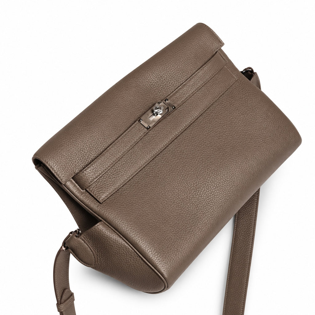 Kelly Messenger messenger bag, large size, pewter gray Togo Leather, Pre-order Togo calfskin messenger bag. - Flap with swivel hardware - Large — Polished Structured Handbag