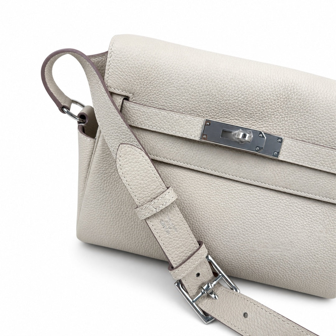 Available : Kelly messenger messenger bag for men and women, milkshake Silver Buckle, imported leather, all-steel hand-waxed thread, the highest — Streamlined Top-Handle Handbag